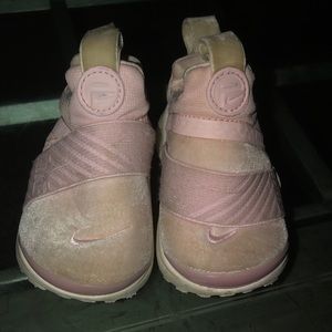 Used baby girl pink velvet Nike sneakers